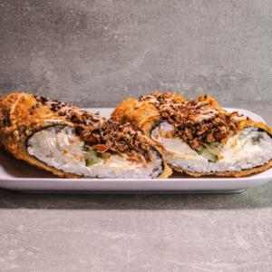 Roll-Dog mit gebratenem Lachs
